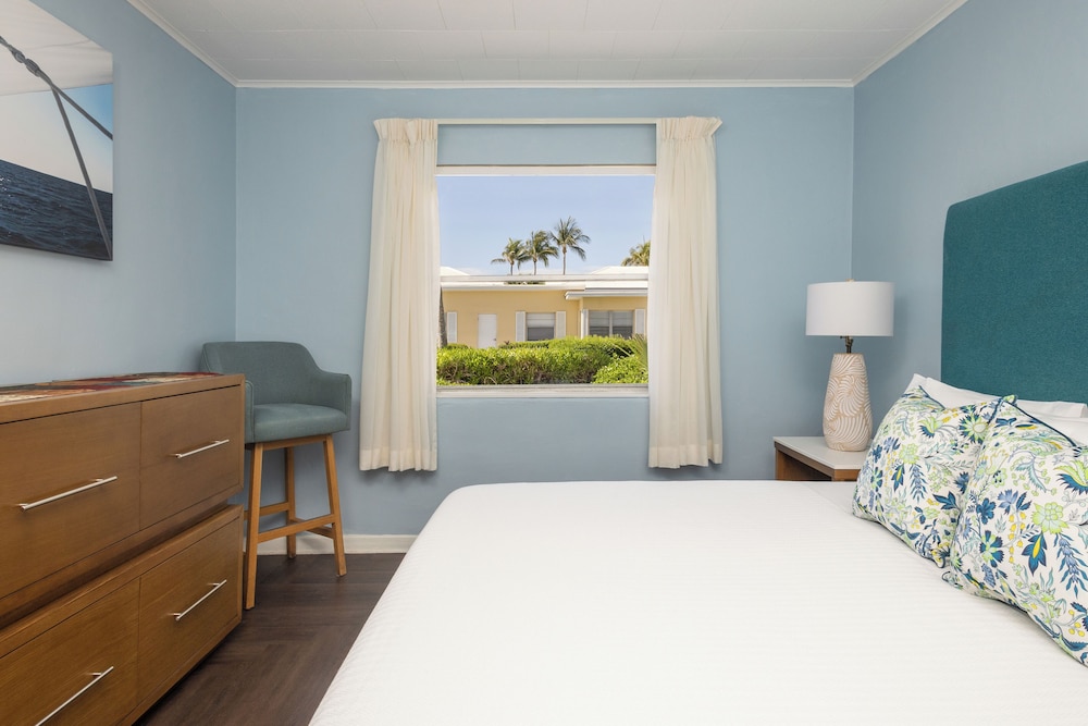 Suite, 1 Bedroom, Mobility Accessible, Ocean View (King) photo 2