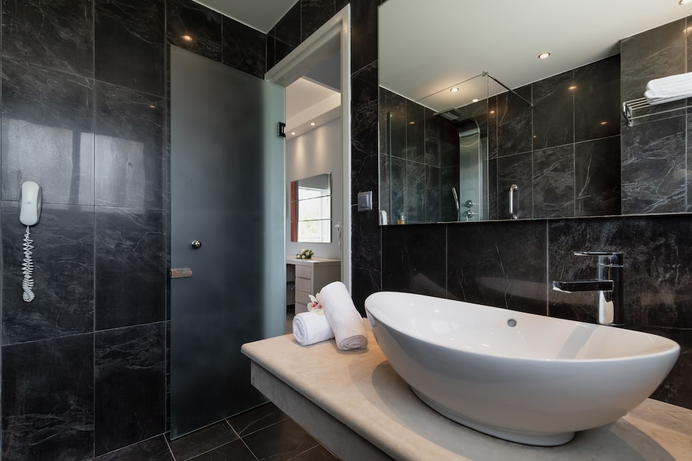 Deluxe Double or Twin Room, Garden View - Photo 3