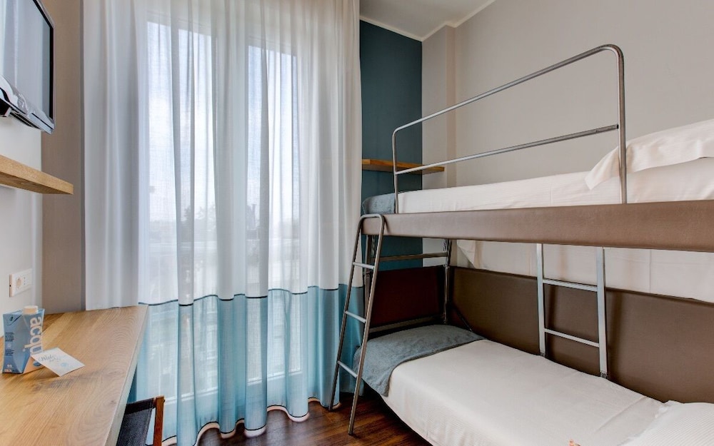 Junior Room photo 2