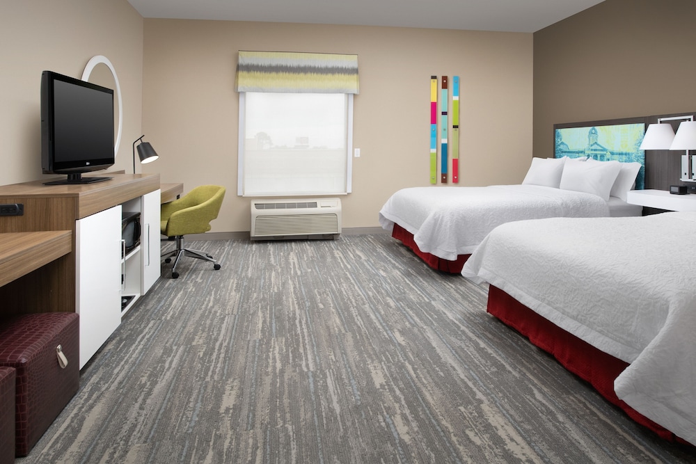 Two Queen Beds, Non-Smoking (Mob Hear Tub) - Photo 1