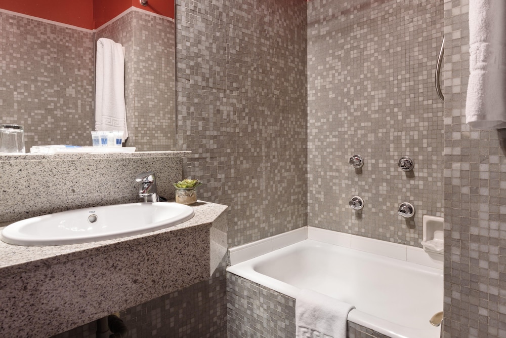 Triple Room - Photo 6