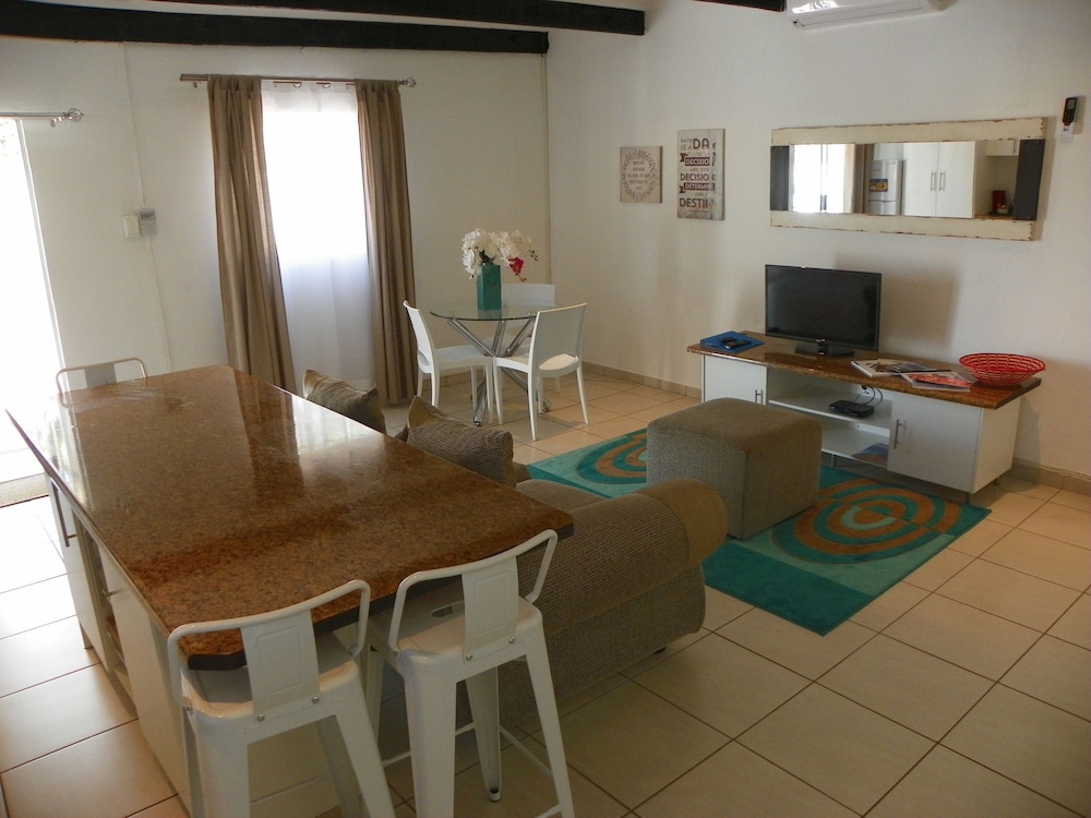 Jacaranda Studio photo 3