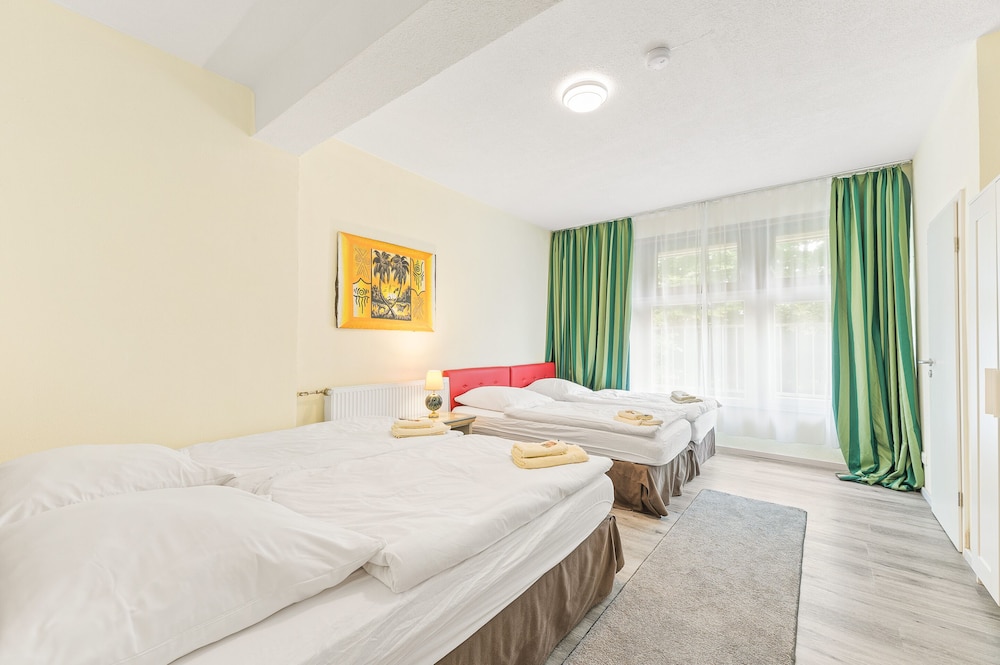 Basic Quadruple Room, Private Bathroom