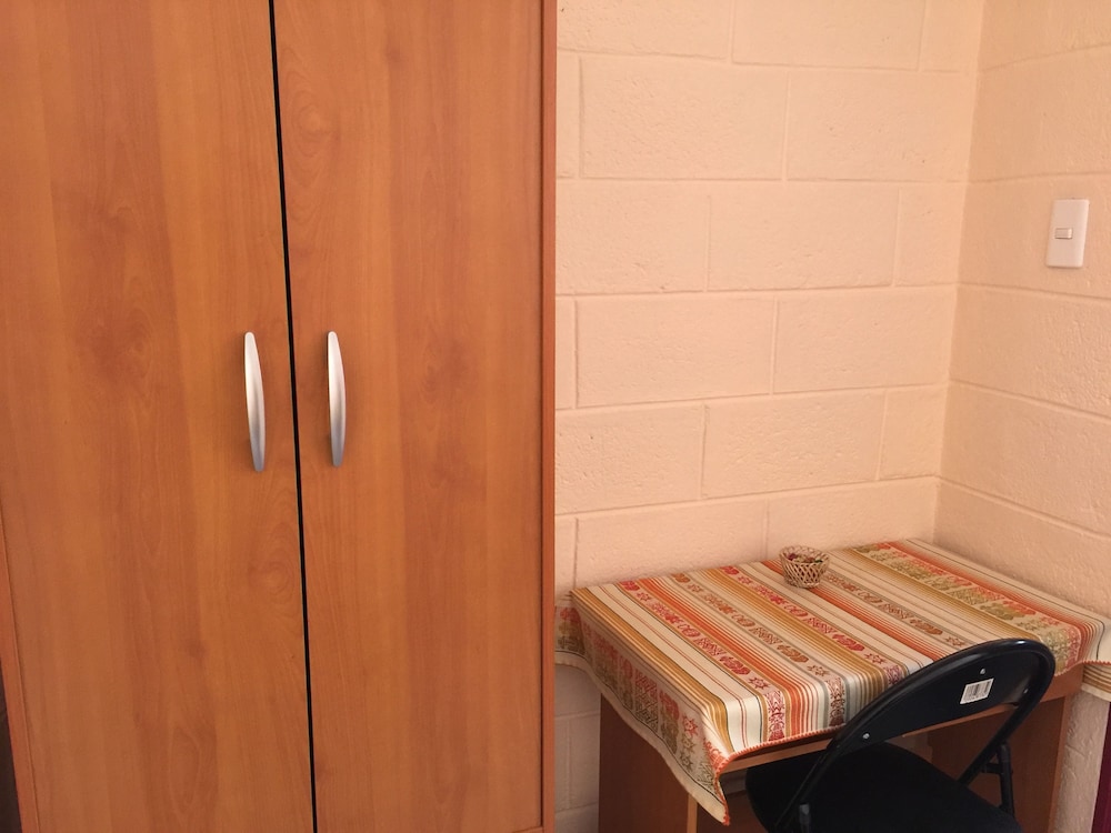 Standard Triple Room, Private Bathroom photo 3