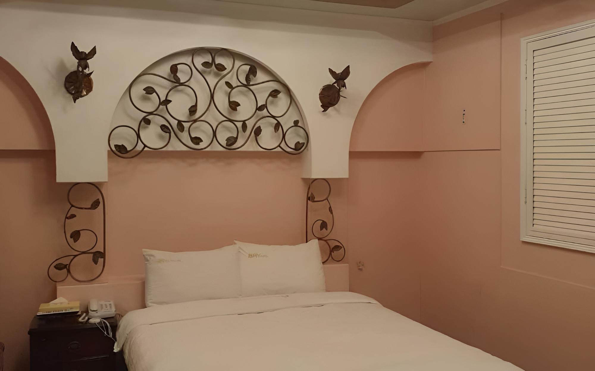 Room (Standard) - Photo 5