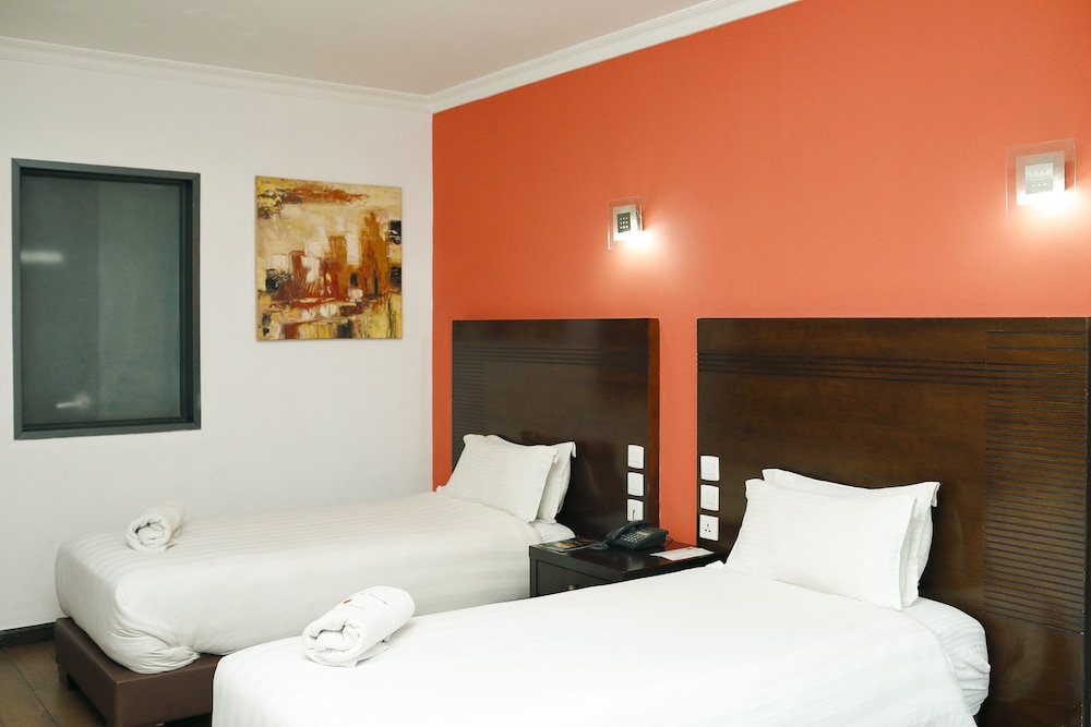 Twin Room, Smoking photo 1