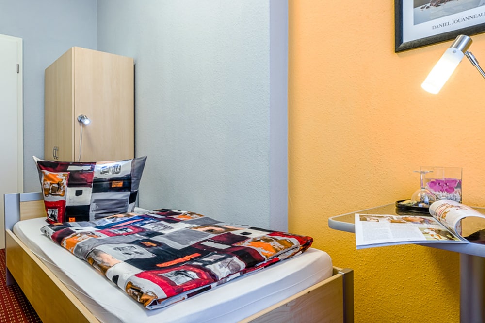 Single Room photo 2