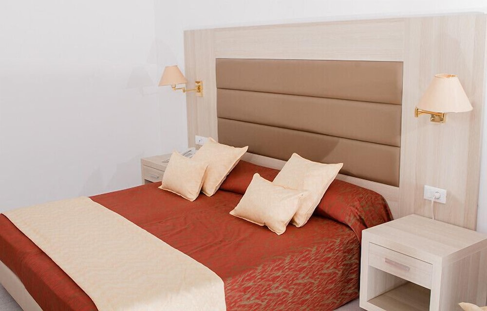 Standard Double or Twin Room, Sea View - Photo 2