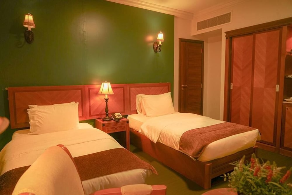 Standard Twin Room - Photo 2