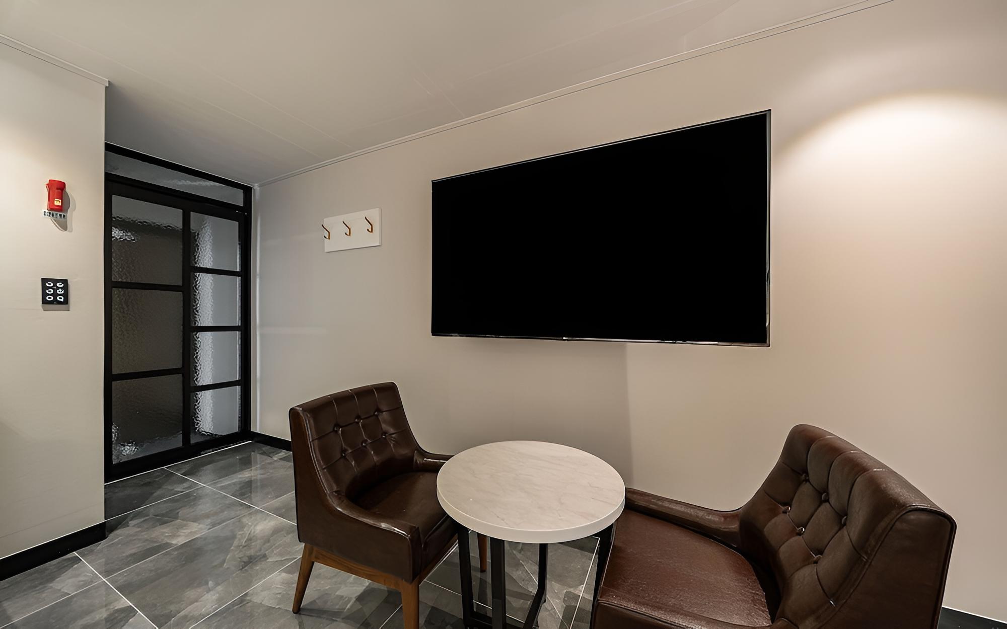 Room (Couple PC Room (Smart TV 2PC Netflix)) - Photo 4