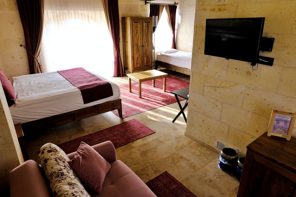Deluxe Triple Room photo 2