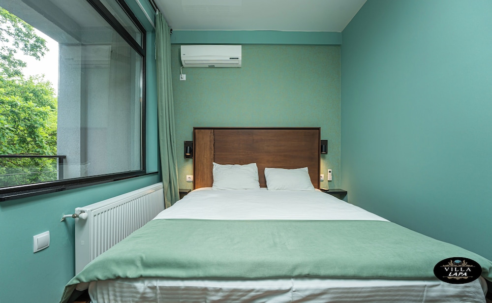 Standard Double Room, Garden View