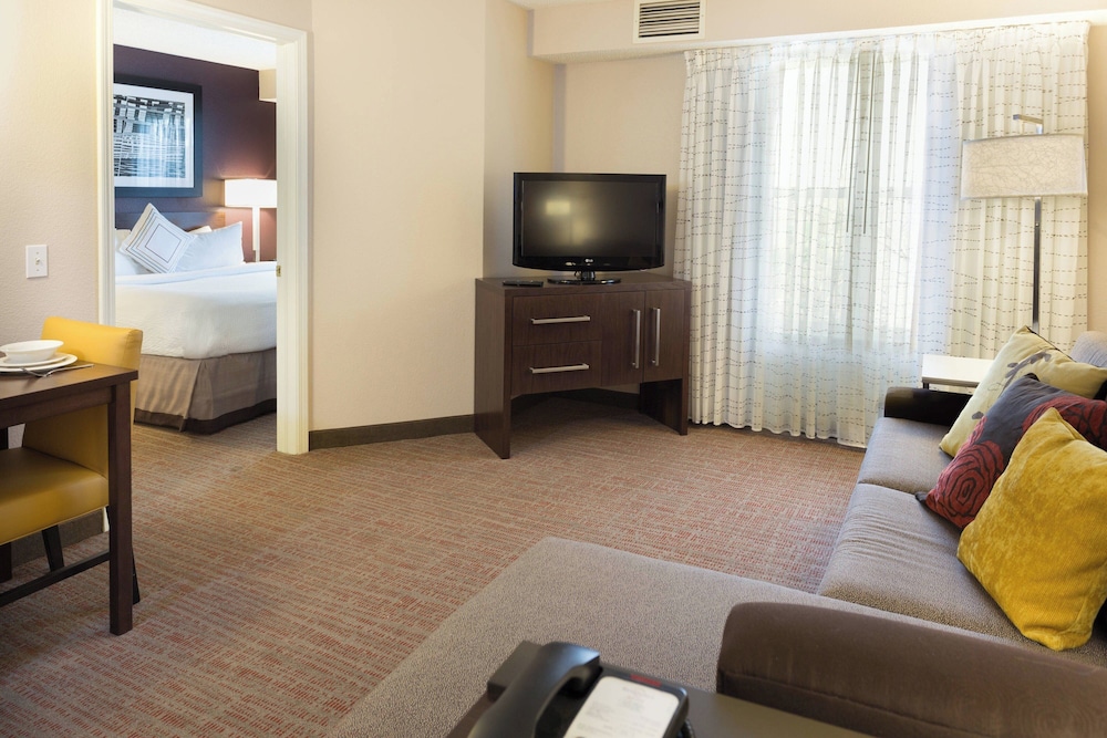 Suite, 1 Bedroom - Photo 3