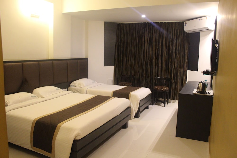 Executive Family A/C Suite