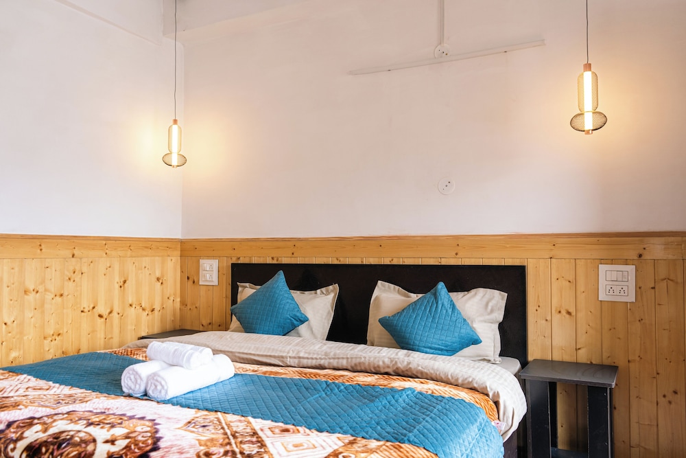 Deluxe Room, Balcony, Mountain View