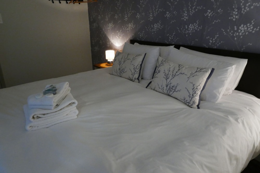 Standard Double or Twin Room, Ensuite (Airton r1) photo 1