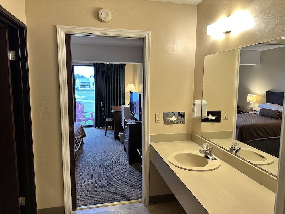 Spruce Suite Double Queen Bed, Balcony photo 3