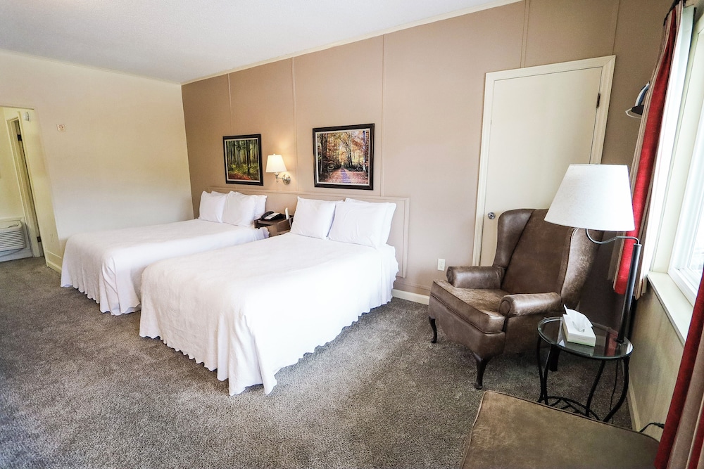 Standard Double Room, 2 Queen Beds