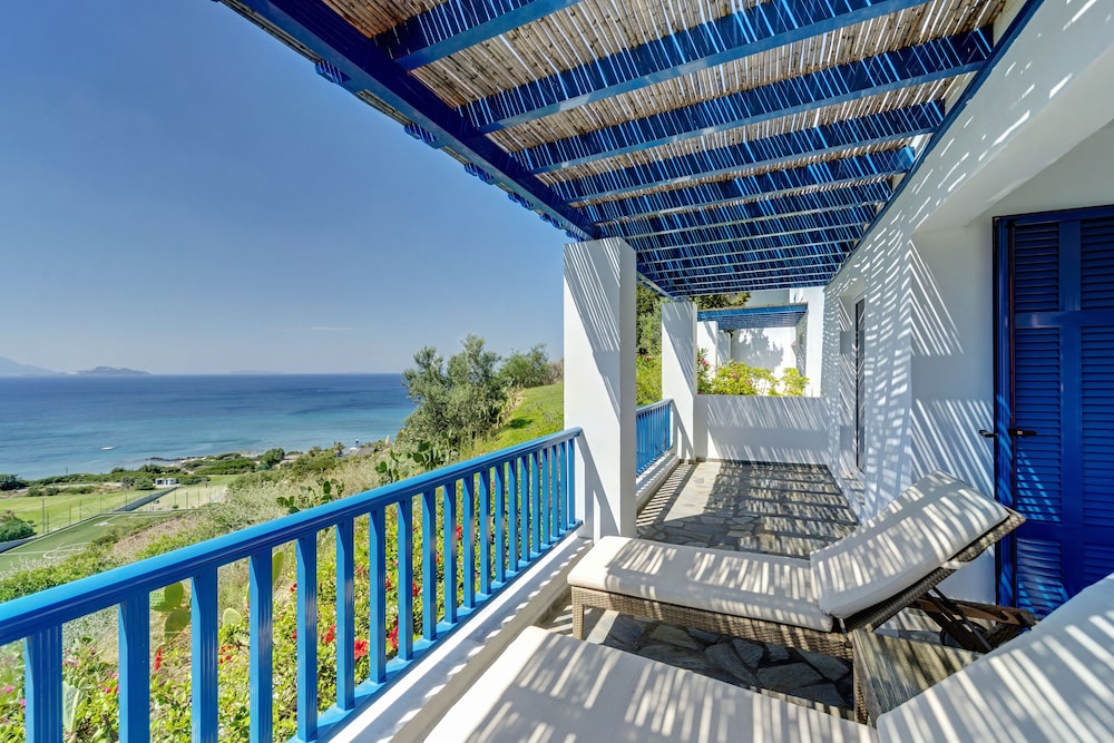 Junior Suite, Sea View (Classic) photo 1