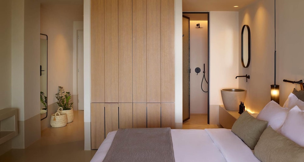 Junior Suite, 1 King Bed, Terrace, Sea View (Living Room, Mini Private Pool) - Photo 3