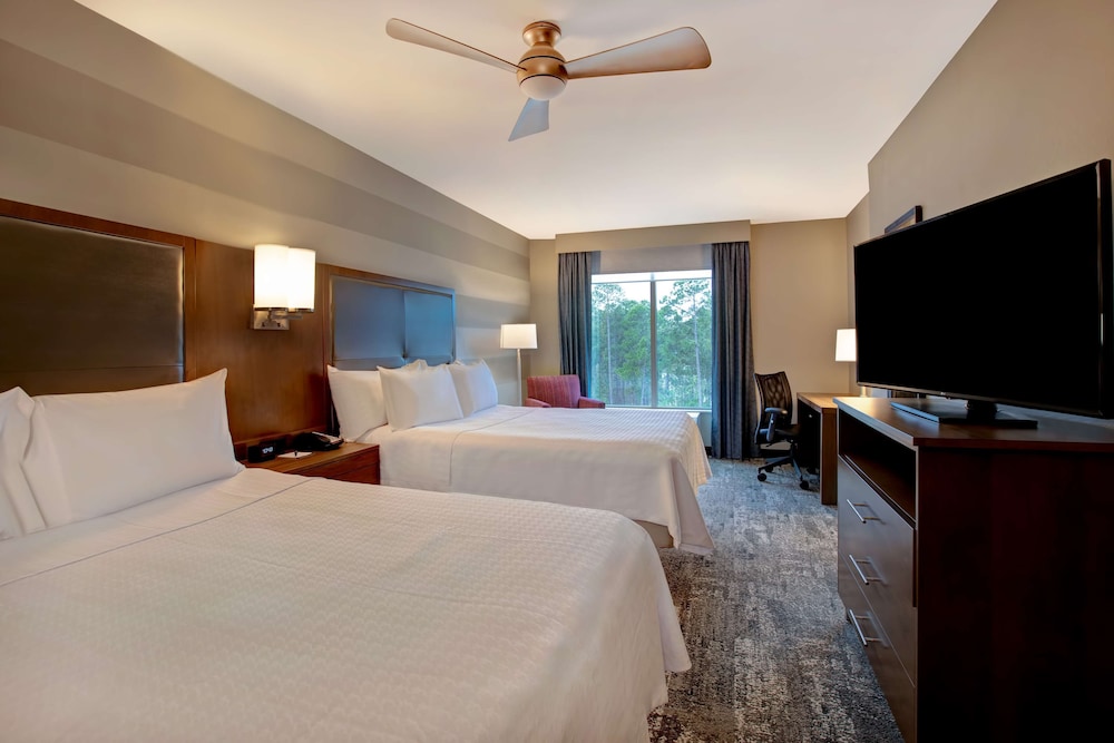 ADA Suite, 2 Queen Beds (Bathtub)