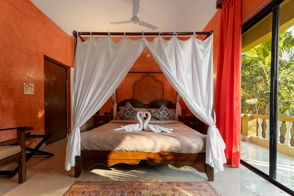 Premium Room with Private Balcony - Photo 11