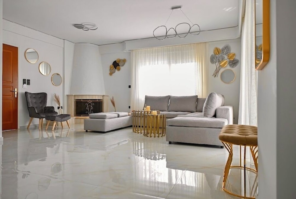 Three Bedroom Apartment with Sea View