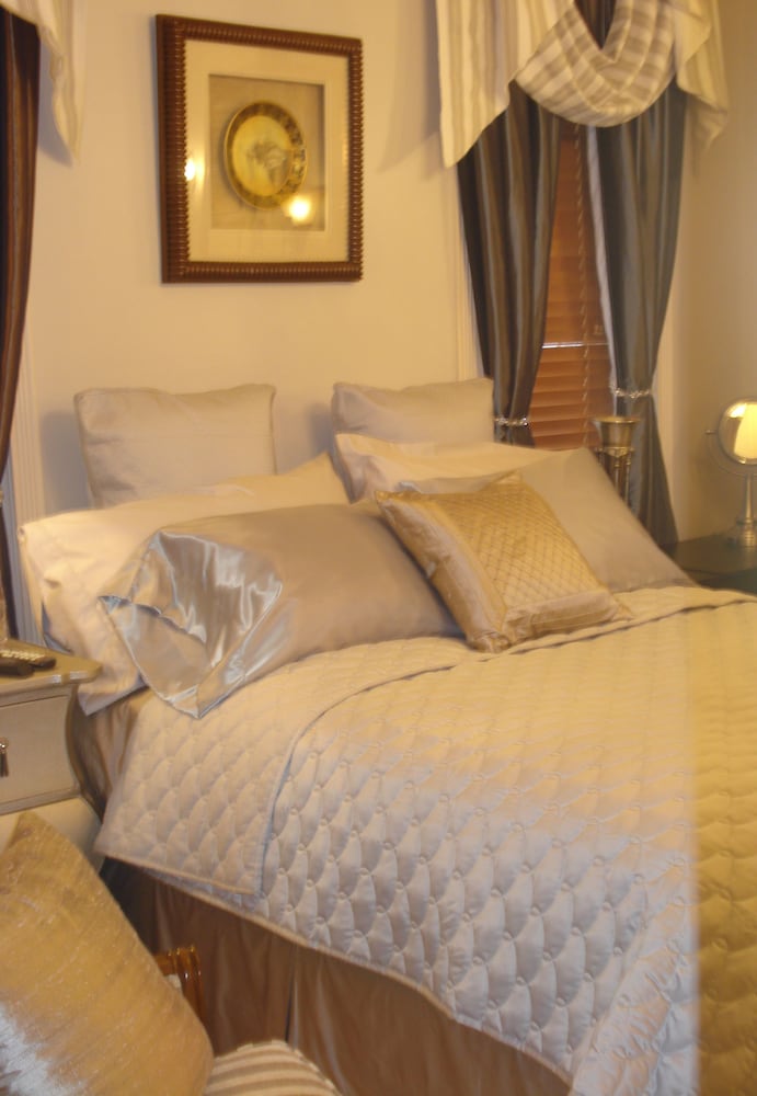 Comfort House, “Anniversary Suite” photo 1