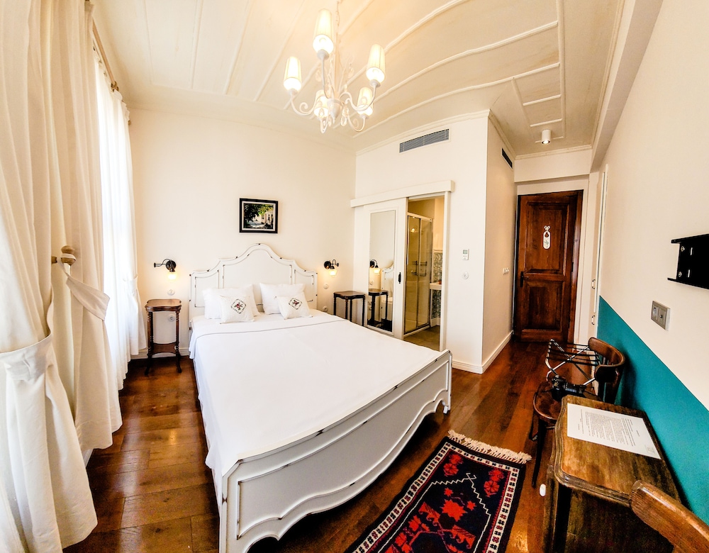 Double or Twin Room (Upper Floor)