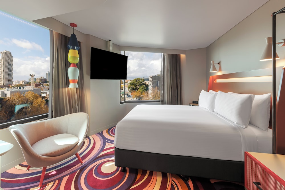 ADGE King Room photo 2
