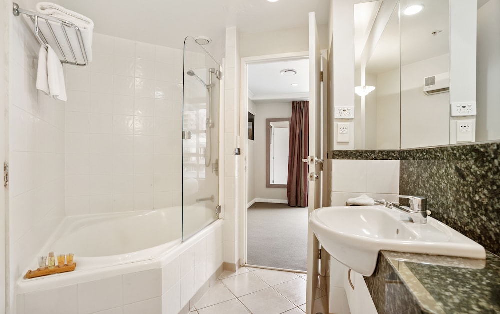 Executive Suite Spa - Photo 4