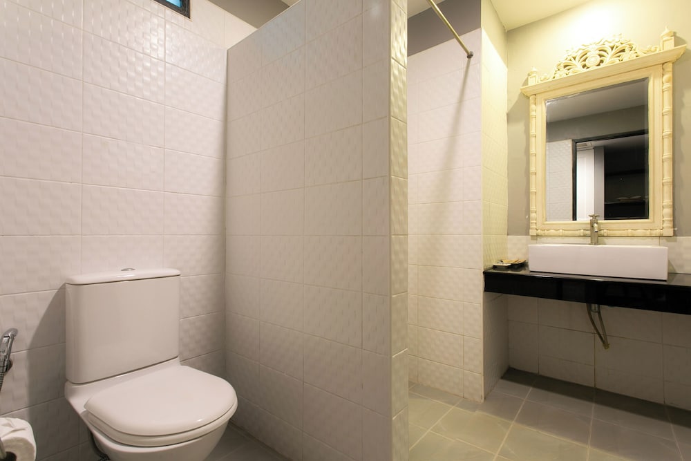 City Room - Photo 25