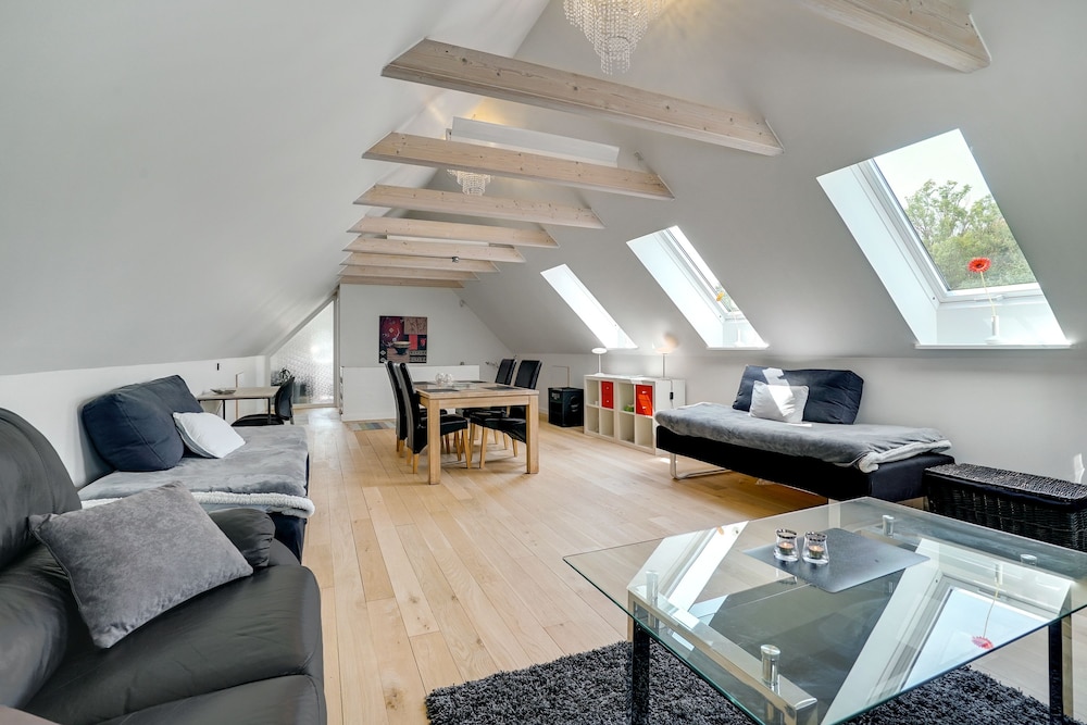 Cottage, Annex Building photo 1