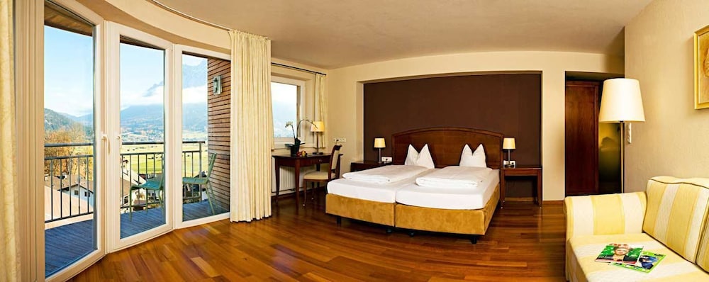 Deluxe Suite, 2 Bedrooms, Balcony, Valley View (Turmsuite) photo 3