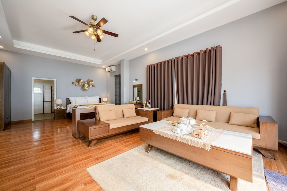 Family Villa, 2 Bedrooms, Pool View - Photo 11