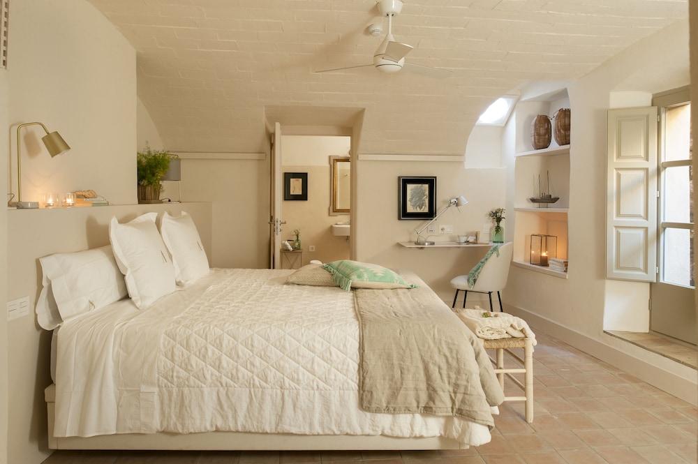 Comfort Room (Silence)
