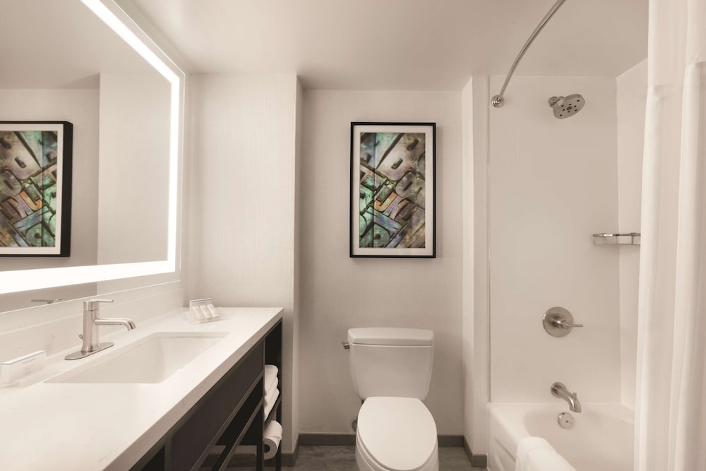 Room, 2 Queen Beds, City View - Photo 4