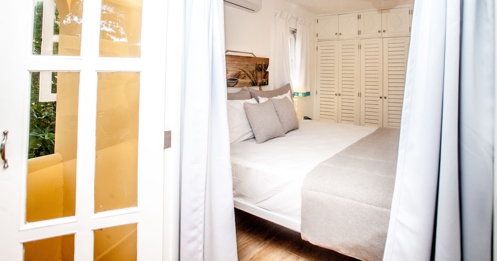 Los Corales Villas Classic Junior Suite photo 2