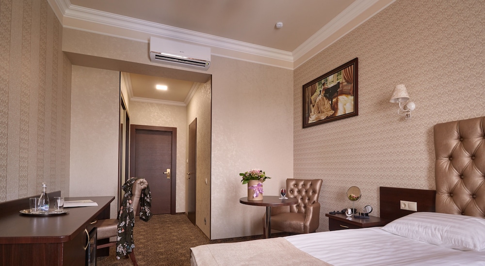 Standard Room photo 2