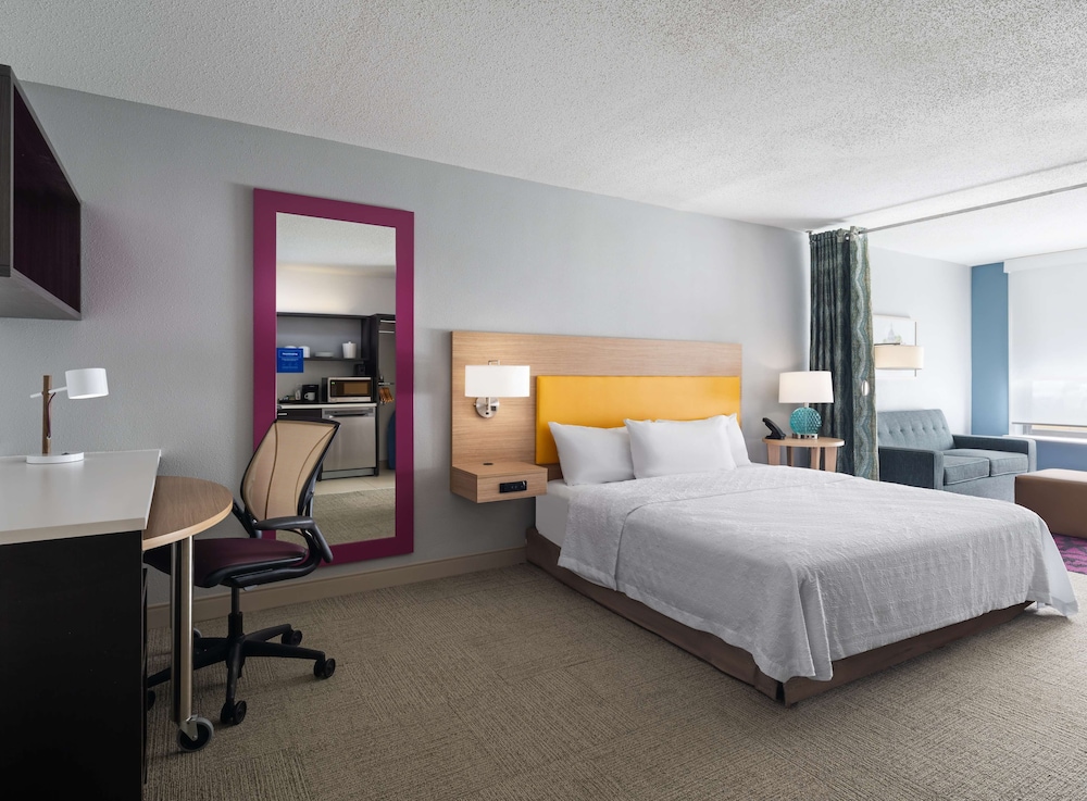 Studio Suite, 1 King Bed, Accessible, Bathtub - Photo 1