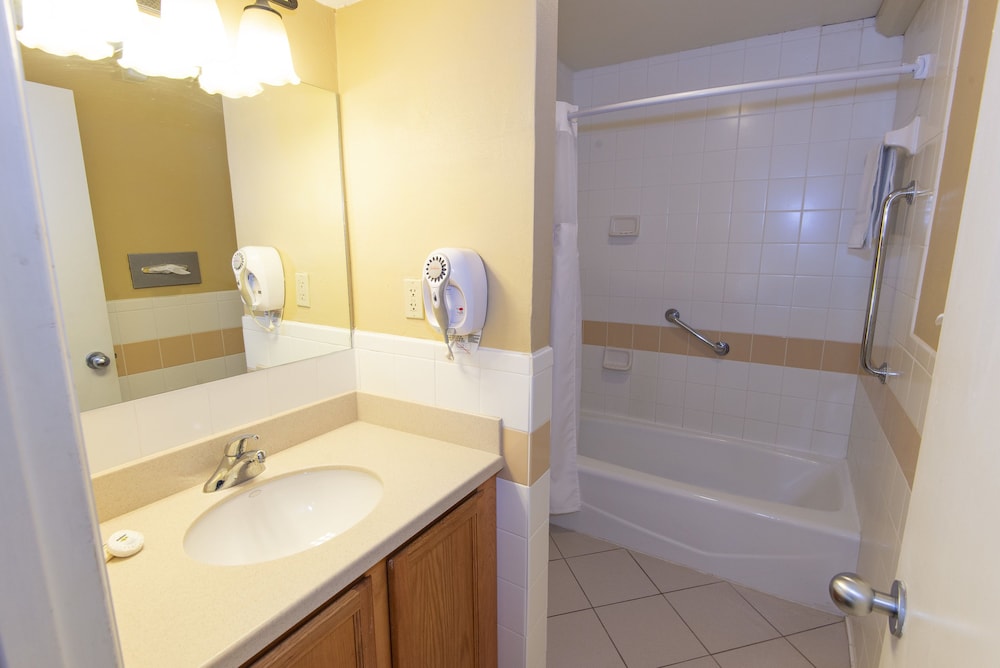Standard Room, 1 Queen Bed (Lodge) photo 2
