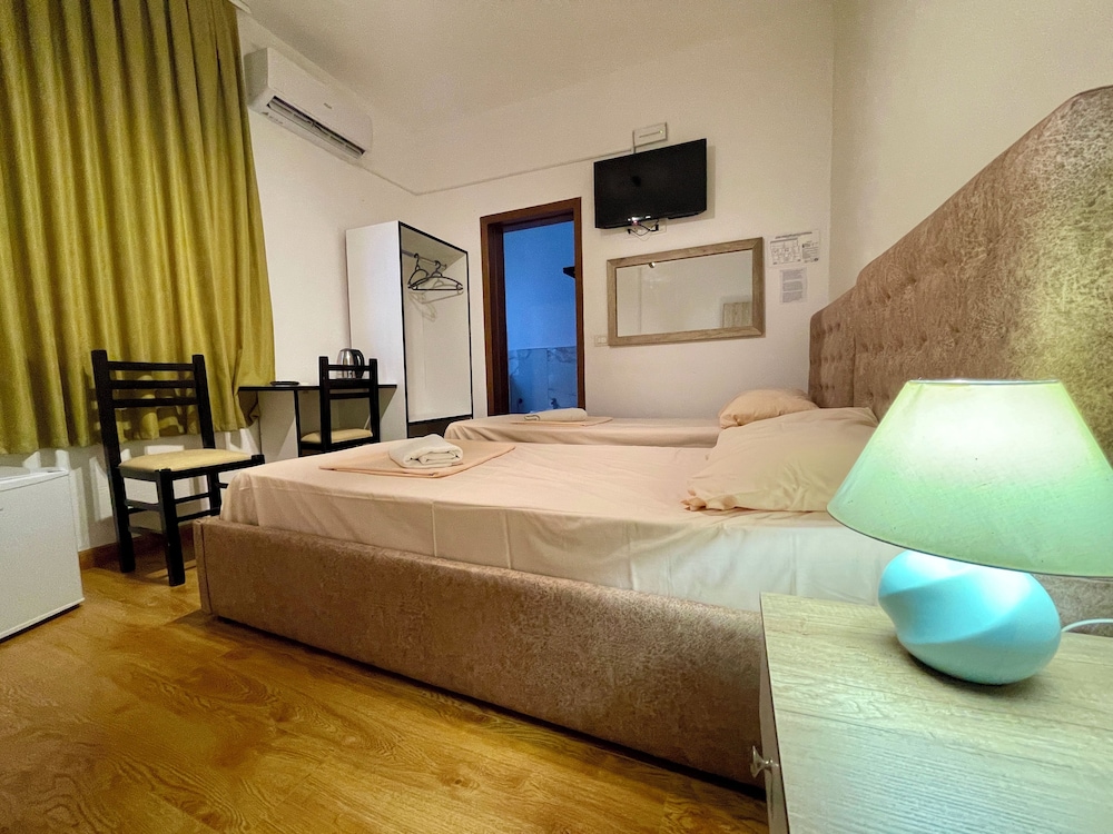 Classic Triple Room