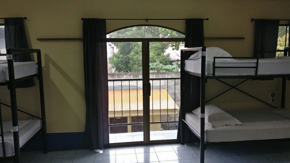 Deluxe Shared Dormitory, Multiple Beds, Non Smoking (5 bunk beds) photo 3