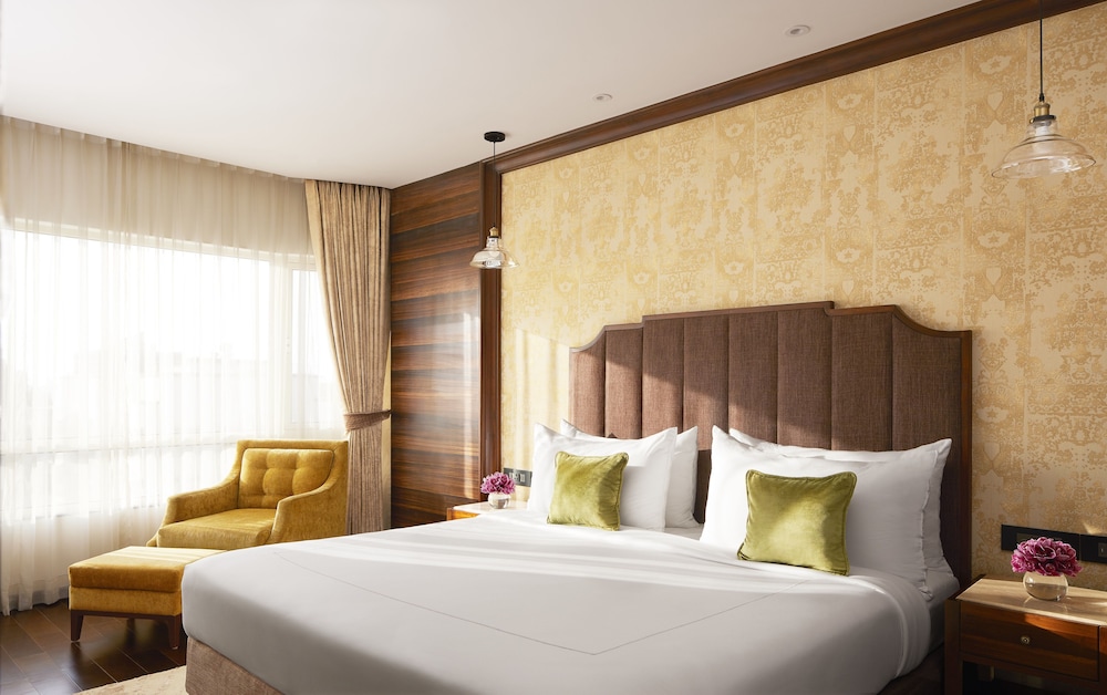 SeleQtions Suite, 1 King Bed, City View
