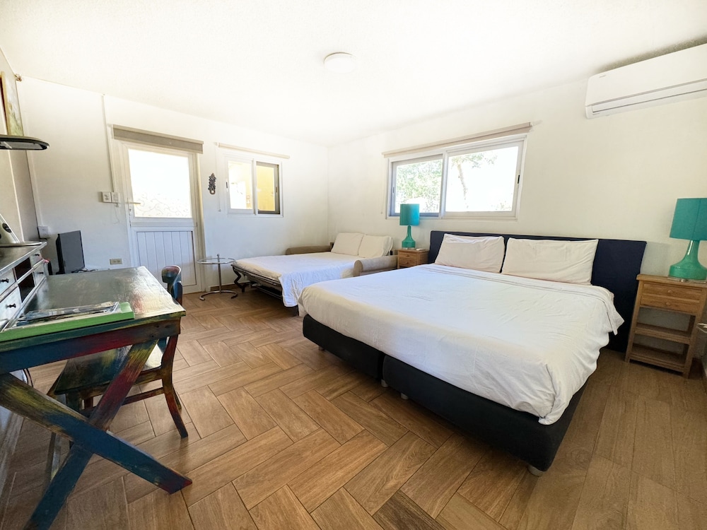 Grand Studio Suite, 1 Bedroom, Terrace, Ground Floor