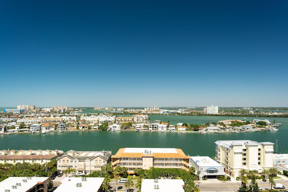 Room, 2 Queen Beds, (Mobility Accessible, Tub), Non Smoking, Balcony, Intracoastal Skyline View
