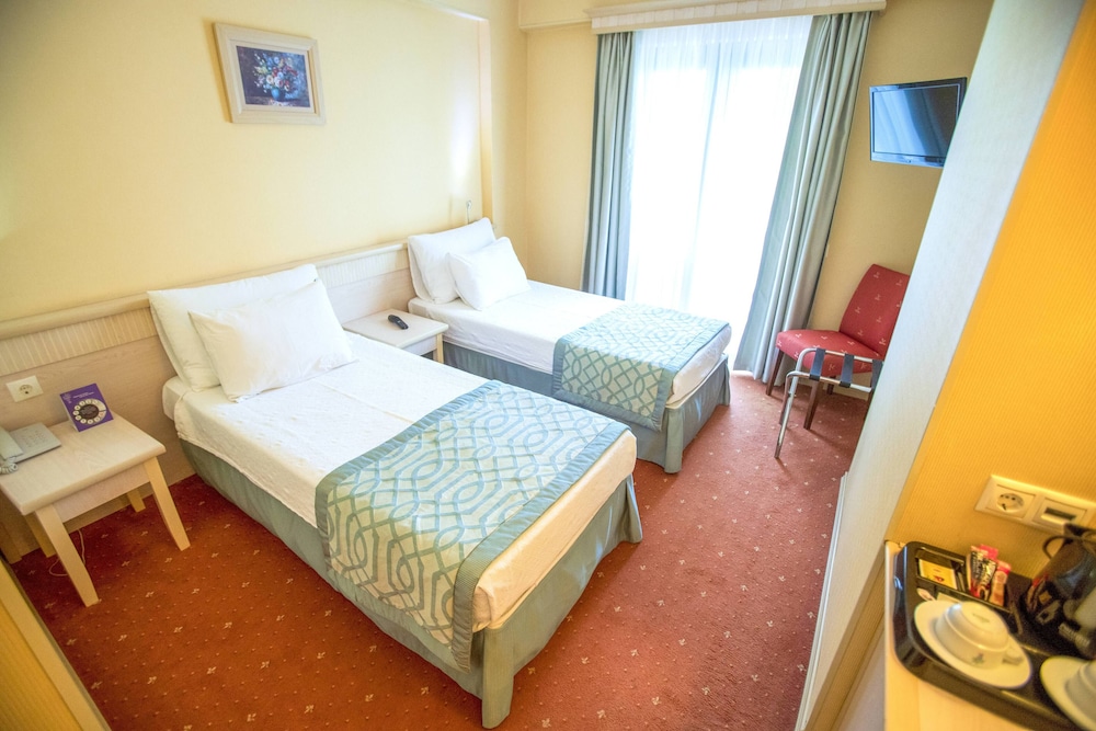 Standard Room, 1 Double Bed, Non Smoking, Garden View - Photo 7