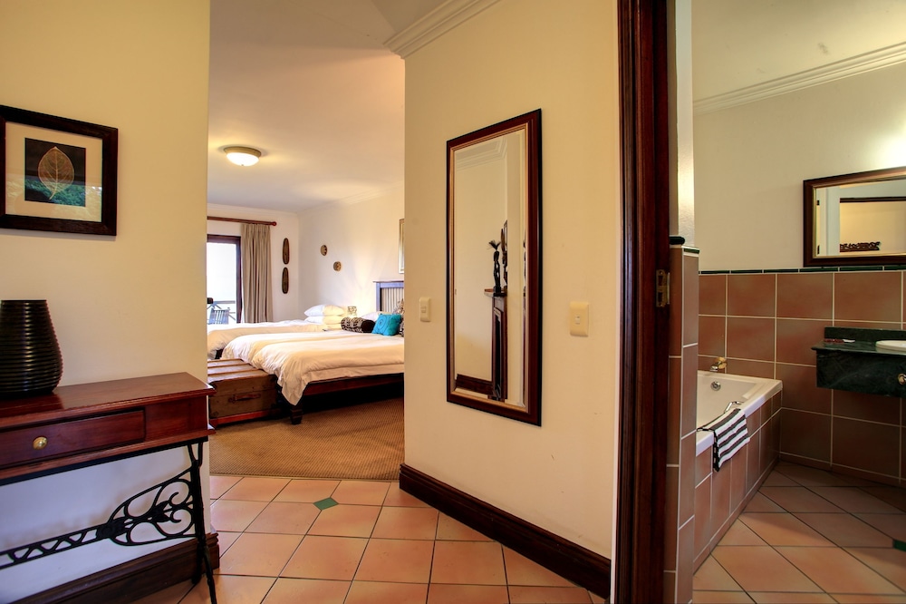 Deluxe Room - Photo 14