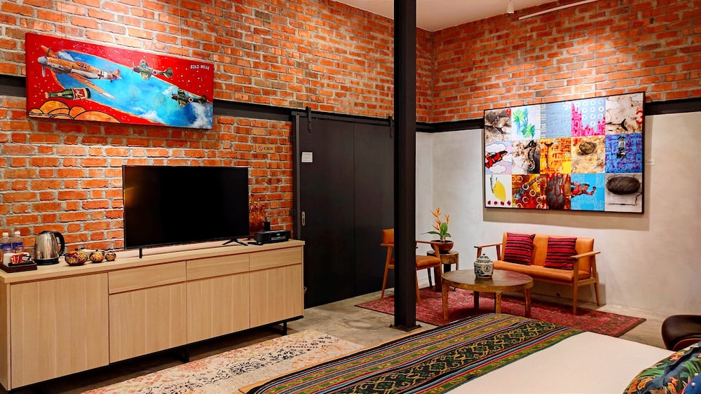 Premium Suite - Photo 9