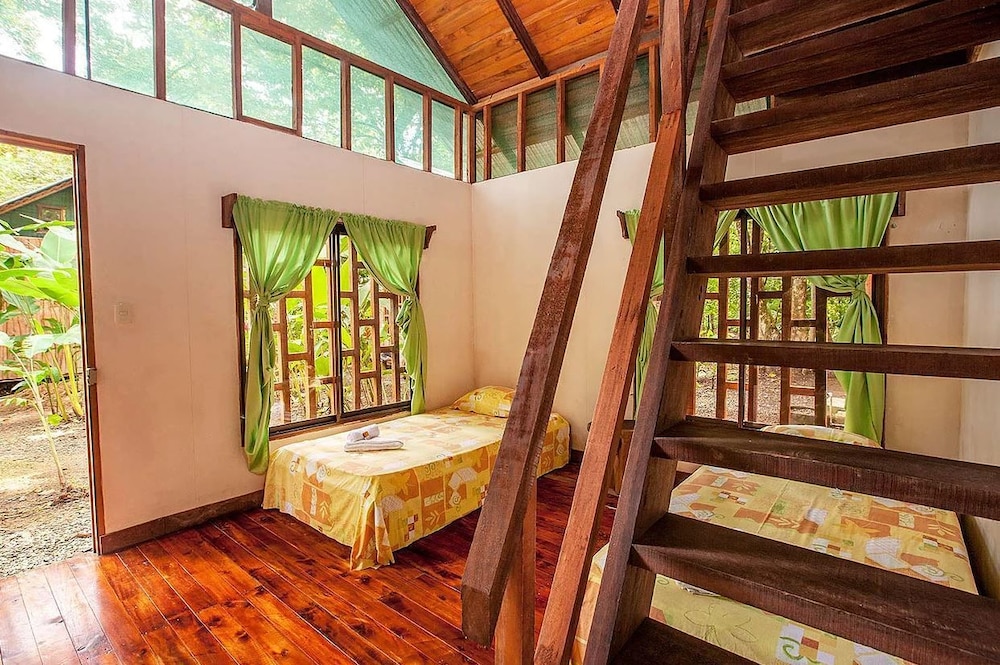 Standard Quadruple Room, Multiple Beds photo 1